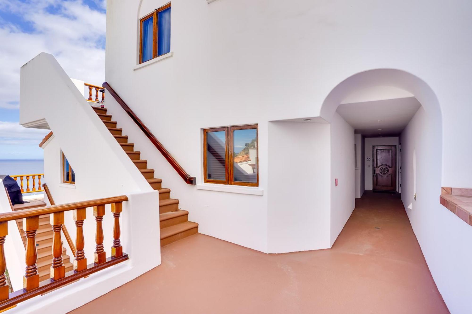 Bright Catalina Island Condo With Ocean Views! 阿瓦隆 外观 照片