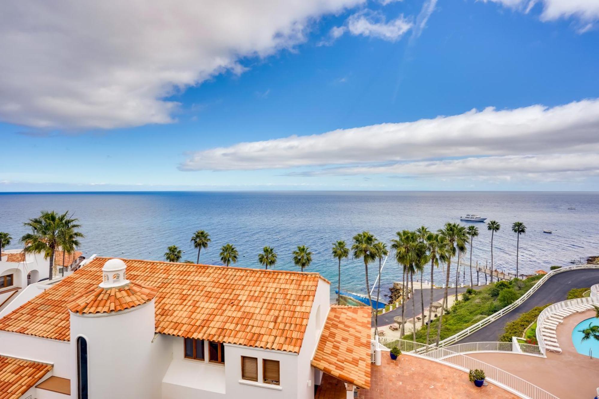 Bright Catalina Island Condo With Ocean Views! 阿瓦隆 外观 照片