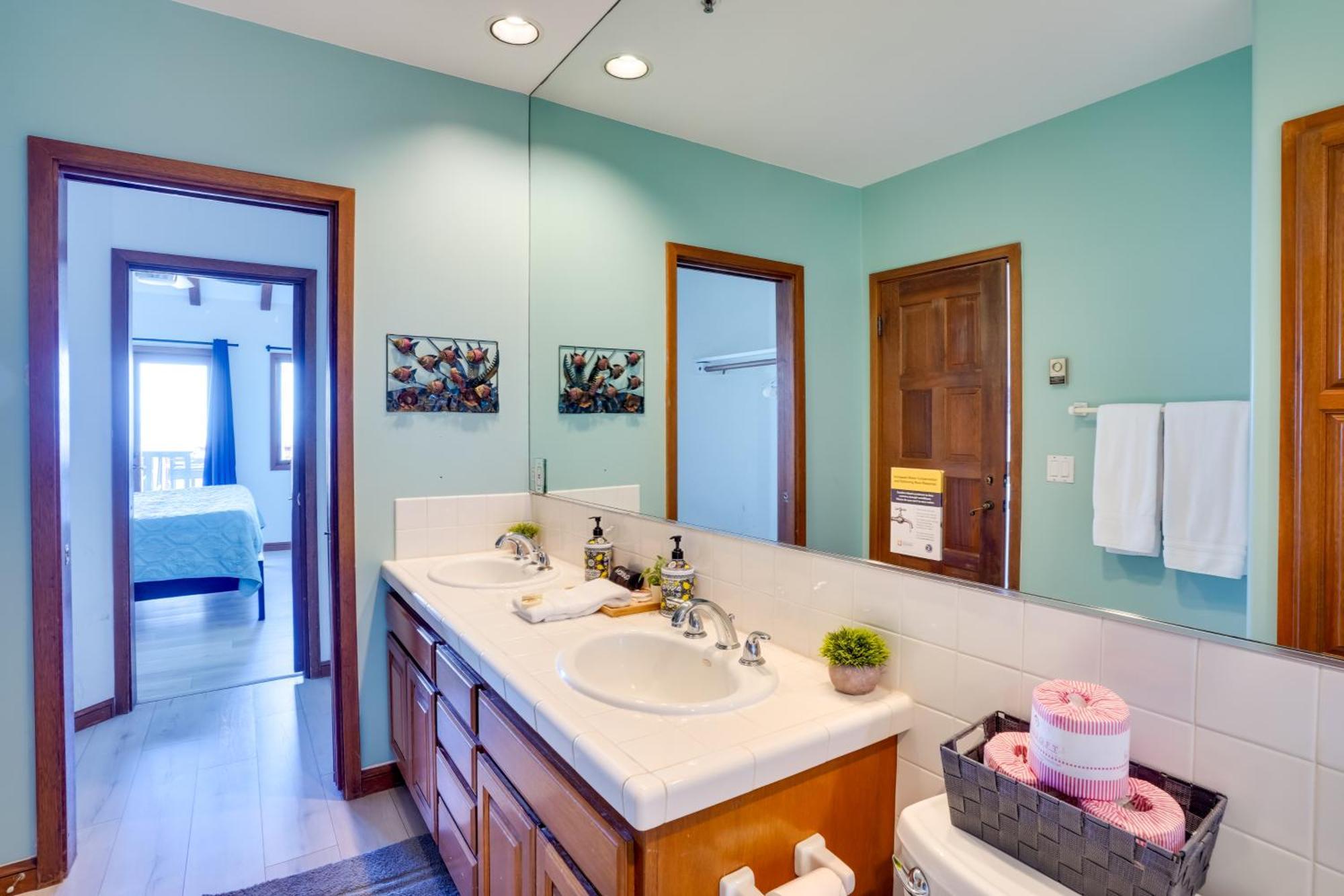 Bright Catalina Island Condo With Ocean Views! 阿瓦隆 外观 照片
