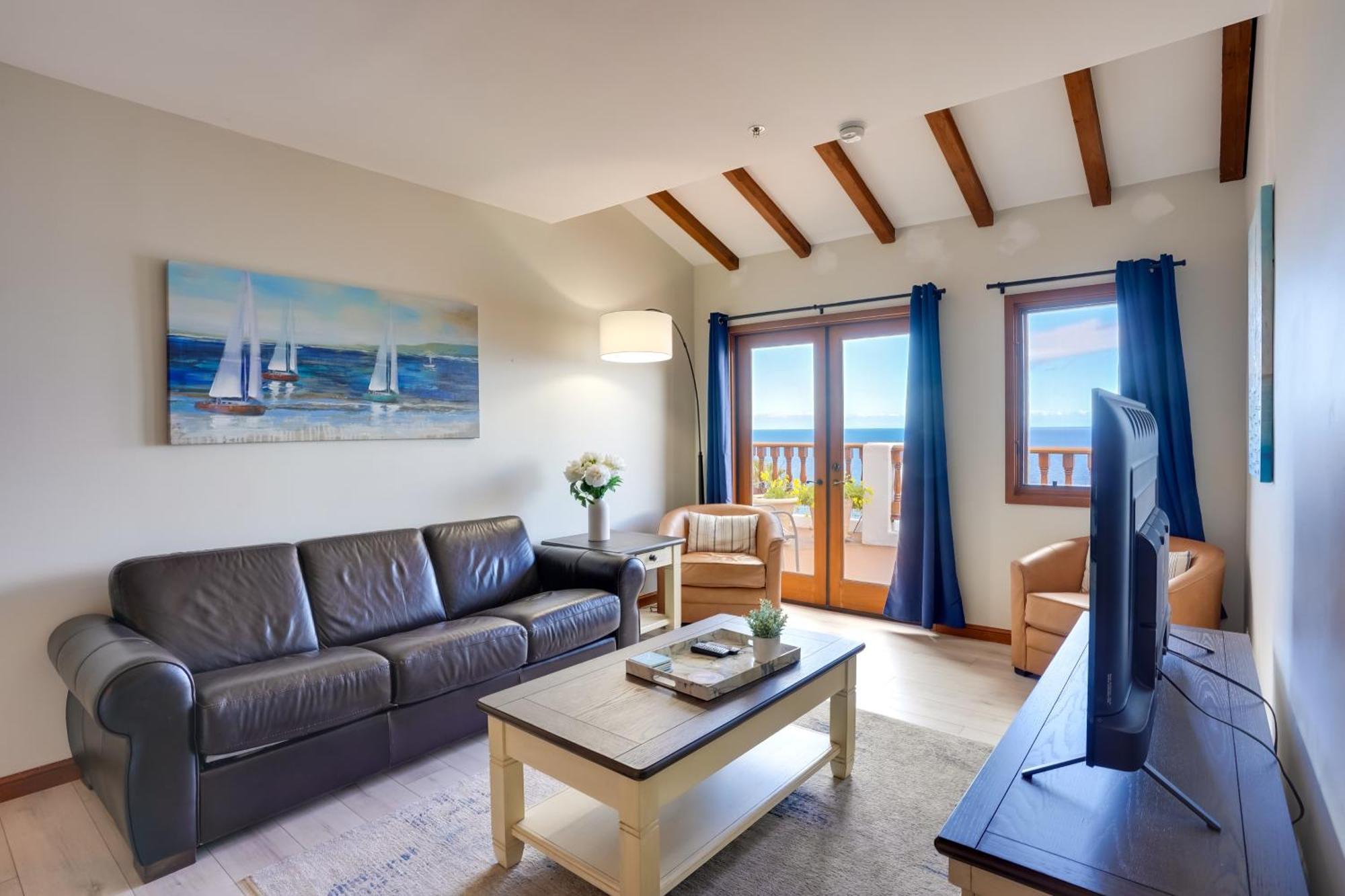Bright Catalina Island Condo With Ocean Views! 阿瓦隆 外观 照片